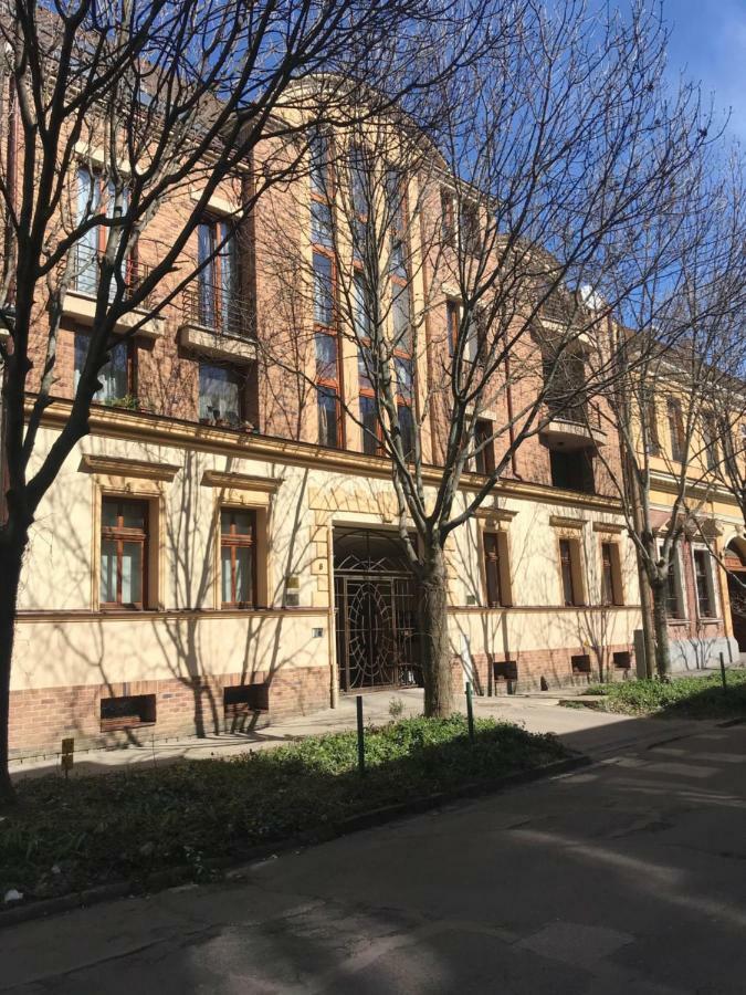 Ik Apartment Debrecen Exterior photo